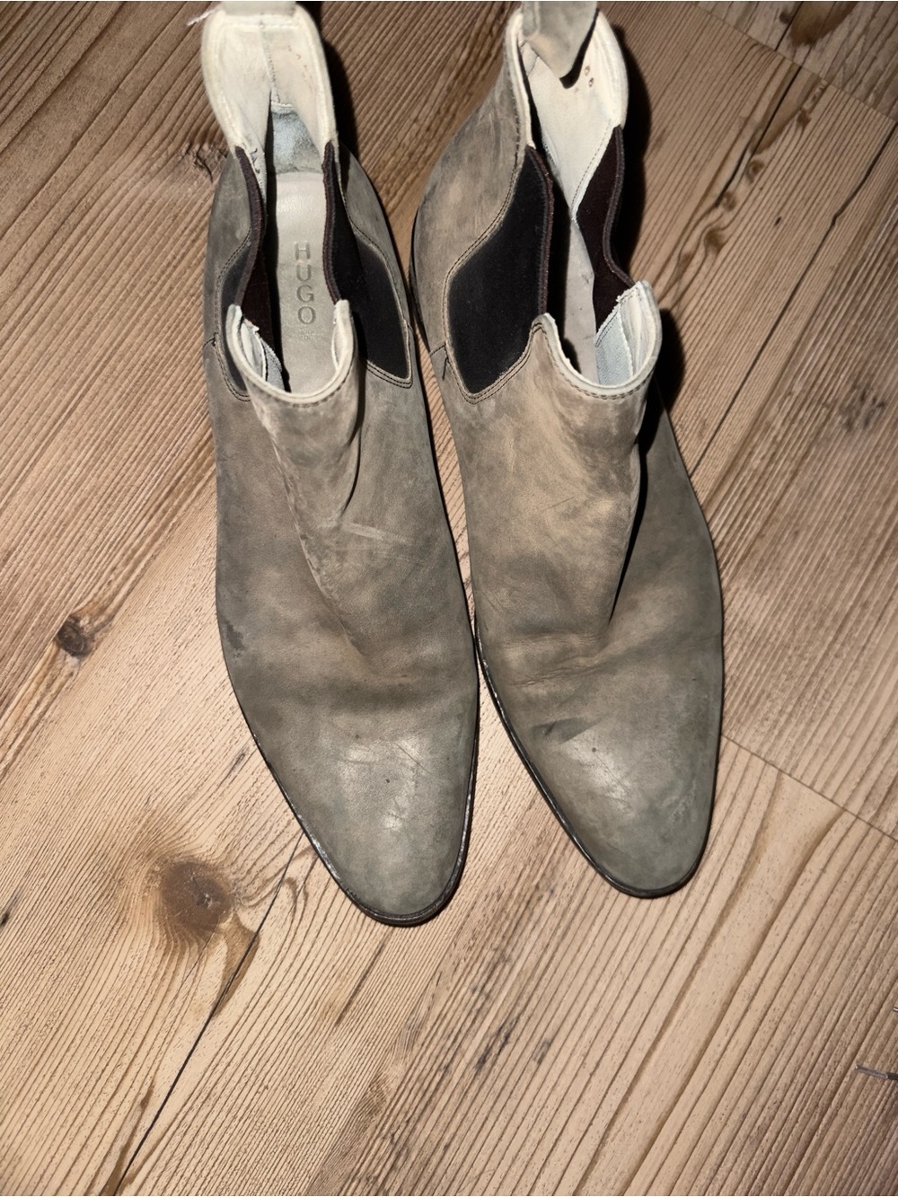 HUGO Men's Chukka Boots in Taupe Suede